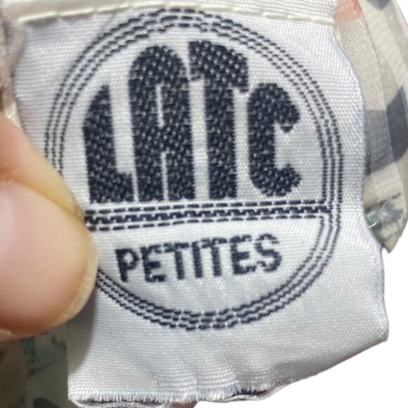 Vintage LATC Petites white pleated blouse with colorful print - Women's Size 4 - Picture 8 of 10